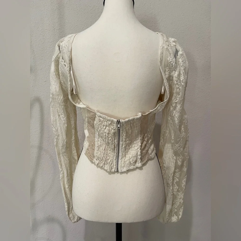 FOREVER 21 Lace Cream Lace Top Size Large